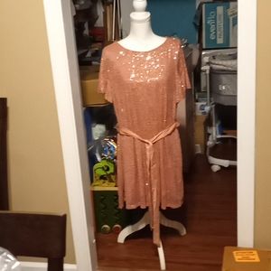 Peachy-Pink Colored  Sht/Sleeve Women's Sequin Dress w/belt.         Size XL.